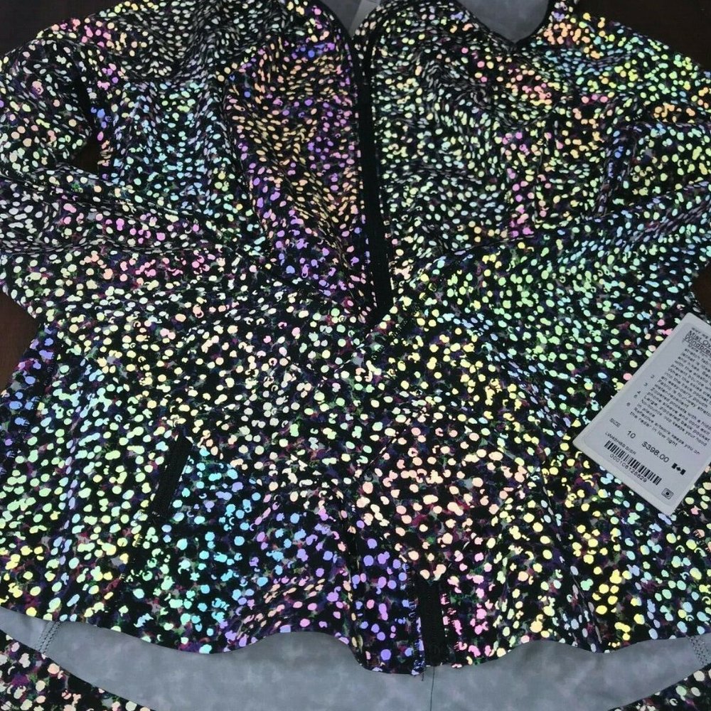 NEW Lululemon Seawheeze 2019 Half-Marathon Mist Over Windbreaker 10 REFLECTIVE - Picture 4 of 5